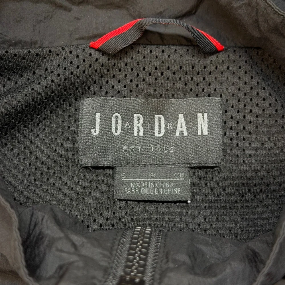 Jordan Jumpman Windbreaker Hooded Jacket Black Red AQ2683-010 Mens Small